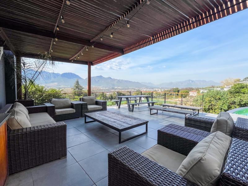 6 Bedroom Property for Sale in Hoog En Droog Western Cape